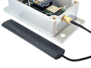 BY-GSM-05 : GSM / GPRS Omni-Directional SMA Male Adhesive Mount Antenna